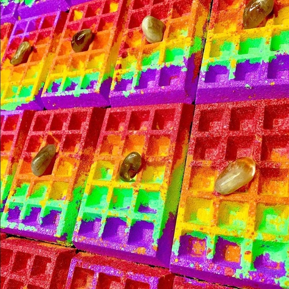 Fruity pebbles waffle bath bomb - Picture 1 of 7